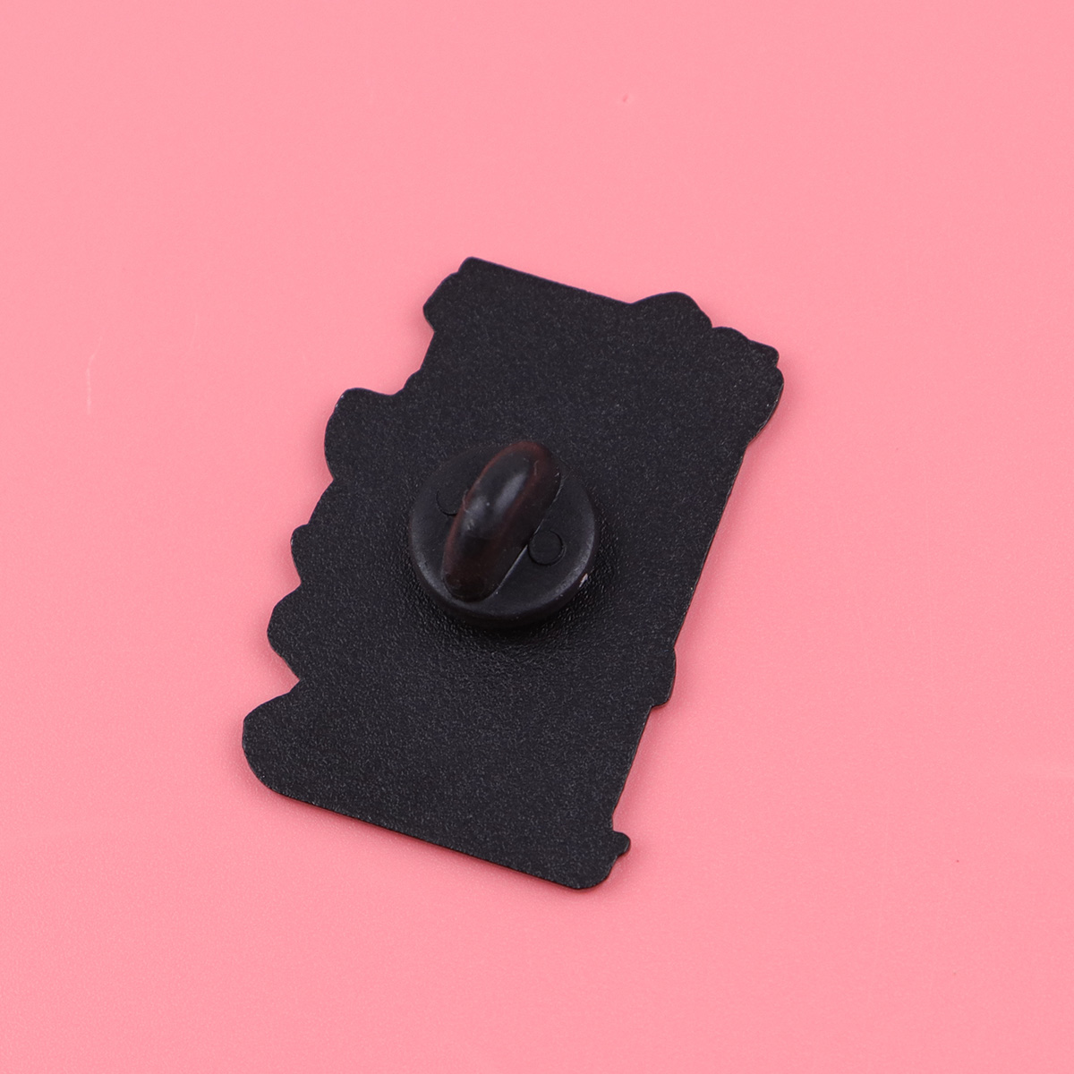 Emaliowane przypinki z serii a – Enamel Pin Set recenzja i cena